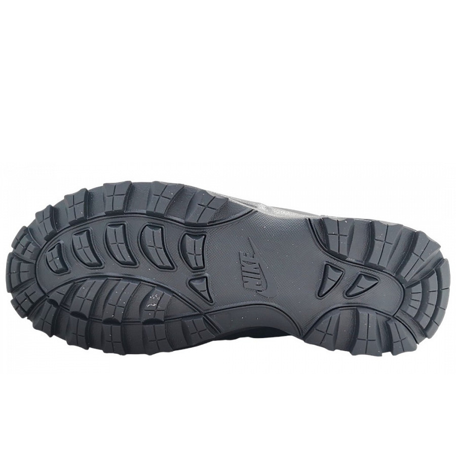 Nike Manoa Boots in Black 001