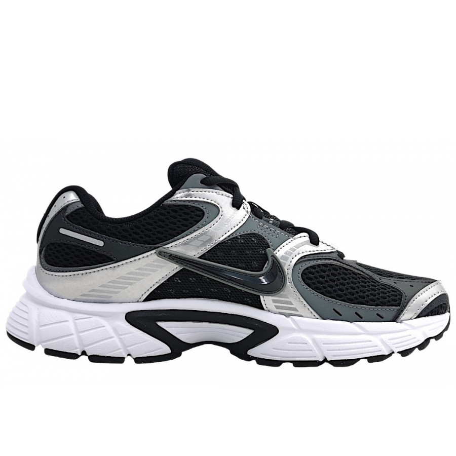 Nike V5 RNR Trainingsschuh in Black 004